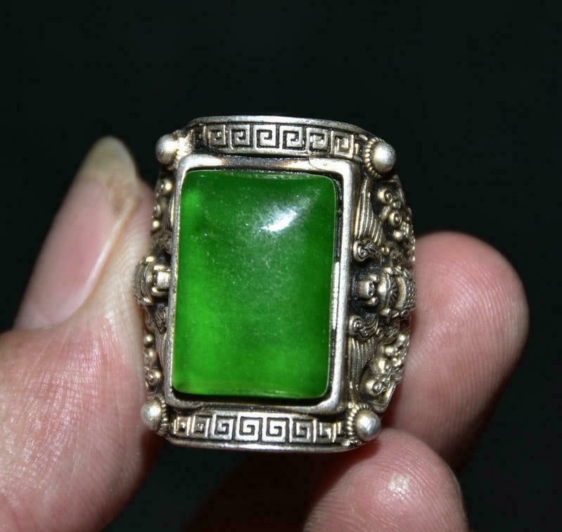 Chinese silver and green jade ring Qing dynasty (1 of 6)