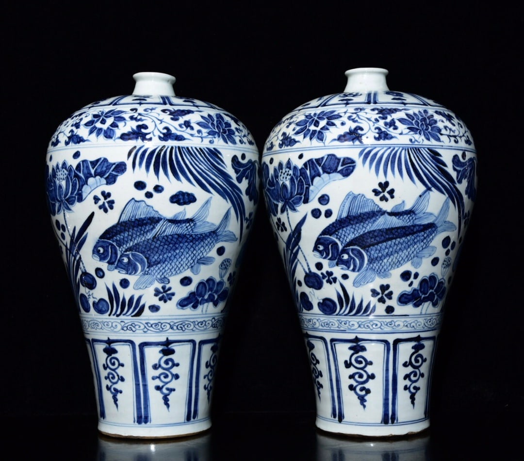 Chinese blue and white porcelain vase pair Yuan dynasty (1 of 9)