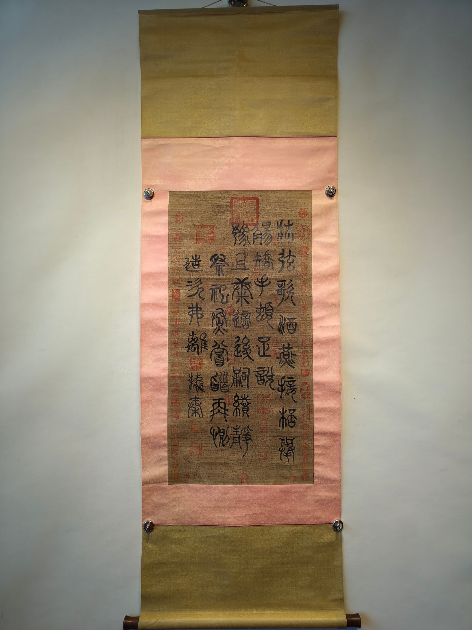 Chinese scroll painting Warring States period Su Qin: Size: Height 88 cm - Width 43 cm Materials: ink color and paper Time Period: Warring States period Manufactured by: Su Qin Origin: China Su Qin was a Chinese political consultant and philosopher who w