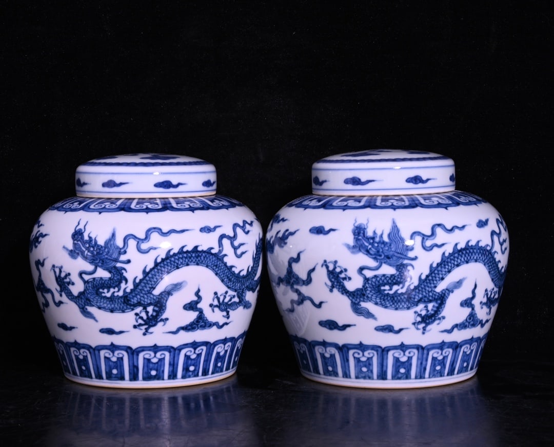 Chinese blue and white porcelain jar pair Ming dynasty Chenghua Mark & Period (1 of 9)