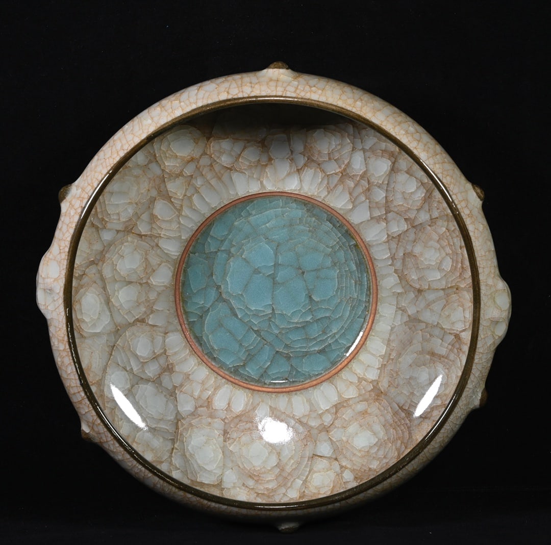 Chinese guan kiln porcelain washer Song dynasty: Size: Width 23.5 cm - Height 7.5 cm Materials: Porcelain Time Period: Song dynasty Manufactured Date: 10th-c Period Origin: China
