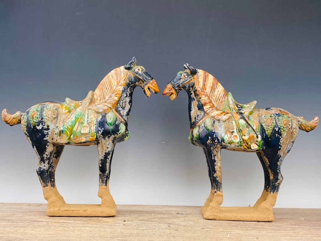Chinese sancai glaze pottery horse statue pair Tang dynasty (1 of 9)