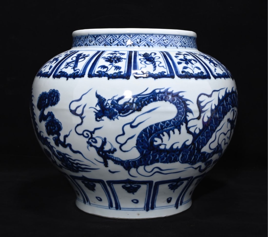 Yuan blue and white eight treasures dragon pattern jar: World Wide [Shipping 100% Free] Size: Height 28 cm - Width 34 cm Materials: Porcelain Time Period: Yuan dynasty Manufactured Date: 13th-c Period Origin: China Note! This Free Shipping Only For Limited