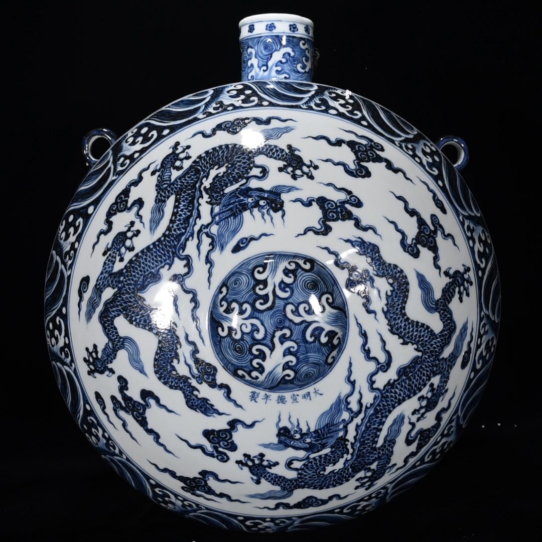 Ming Dynasty Xuande Period blue and white dragon pattern lying pot: World Wide [Shipping 100% Free] Size: Height 50 cm - Width 22 cm Materials: Porcelain Time Period: Ming dynasty Manufactured Date: Xuande Mark & Period Origin: China Note! This Free Shipping Only For