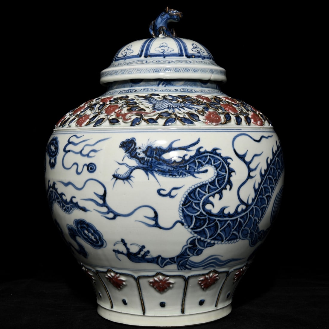 Chinese blue and white porcelain jar Yuan dynasty: World Wide [Shipping 100% Free] Size: Height 42.5 cm - Width 33 cm Materials: Porcelain Time Period: Yuan dynasty Manufactured Date: 13th-c Period Origin: China Note! This Free Shipping Only For Limit
