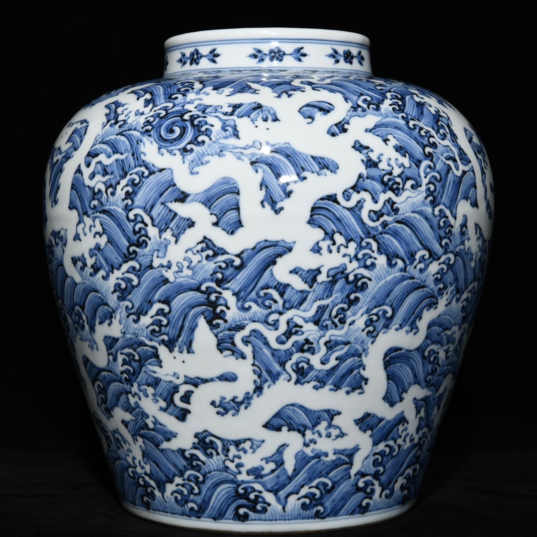 Ming Yongle Blue and White Sea Dragon Pattern Jar: World Wide [Shipping 100% Free] Size: Height 33 cm - Width 31 cm Materials: Porcelain Time Period: Ming dynasty Manufactured Date: Yongle Mark & Period Origin: China Note! This Free Shipping Only For
