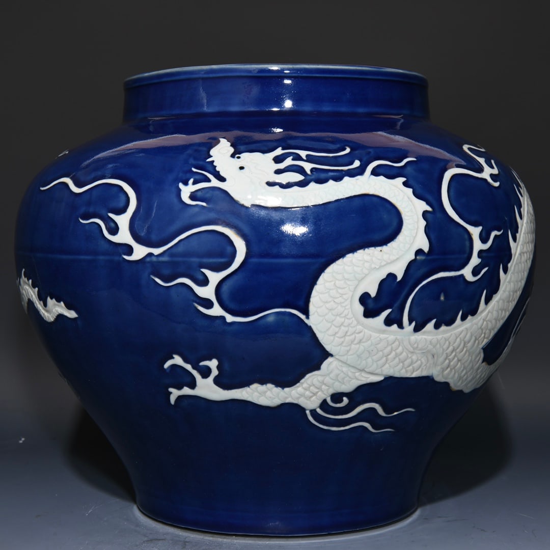 Yuan Dynasty Blue White Dragon Pattern Jar: World Wide [Shipping 100% Free] Size: Height 28 cm - Width 31.5 cm Materials: Porcelain Time Period: Yuan dynasty Manufactured Date: 13th-c Period Origin: China Note! This Free Shipping Only For Limit