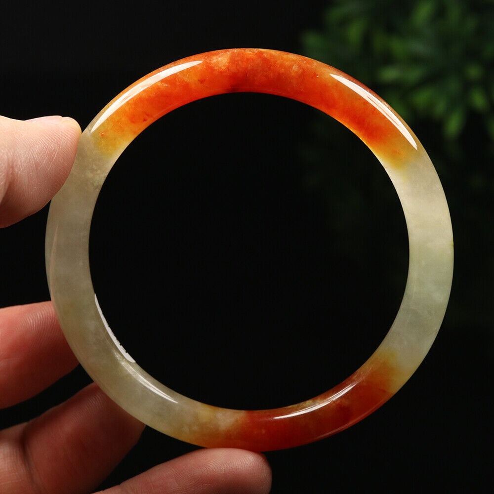Chinese natural jade carved bangle (1 of 14)
