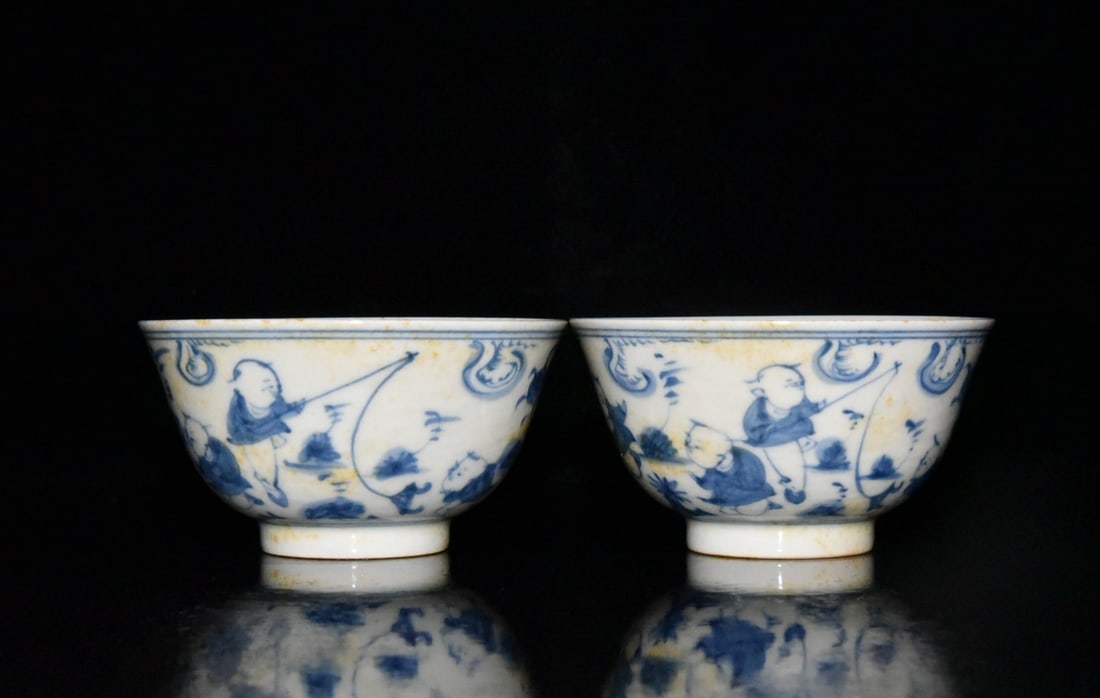 Chinese blue and white porcelain bowl pair Ming dynasty Chenghua Mark & Period: Size: Width 9.6 cm - Height 5.2 cm Materials: Porcelain Time Period: Ming dynasty Manufactured Date: Chenghua Mark & Period Origin: China