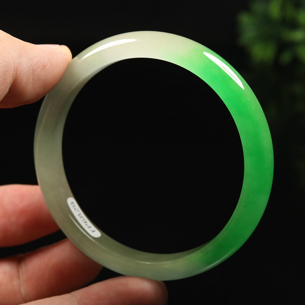 Chinese natural jade carved bangle (1 of 12)