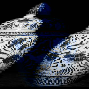 Chinese blue and white porcelain jar Ming dynasty Xuande Mark & Period: Size: Height 29.5 cm - Width 25 cm Materials: Porcelain Time Period: Ming dynasty Manufactured Date: Xuande Mark & Period Origin: China The Xuande Emperor, also known by his temple name as the Emperor