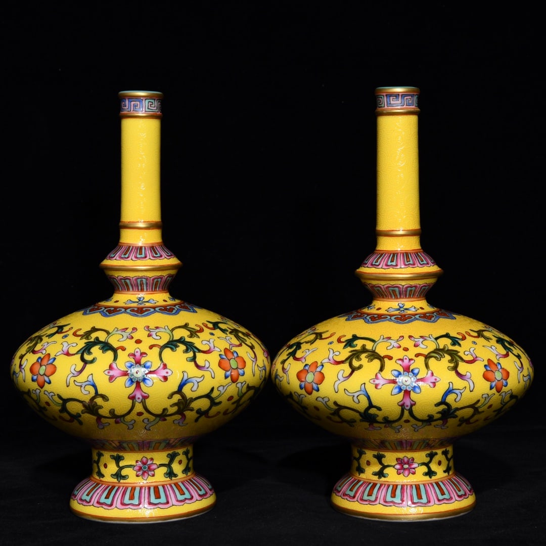 Qng Dynasty Qianlong Famille Rose Candlestick with Floral Pattern: Size: Height 22 cm - Width 13.5 cm Materials: Porcelain Time Period: Qing dynasty Manufactured Date: Qianlong Mark & Period Object: Chinese Antique ⛨ Purchase With Confidence ✔ Veri