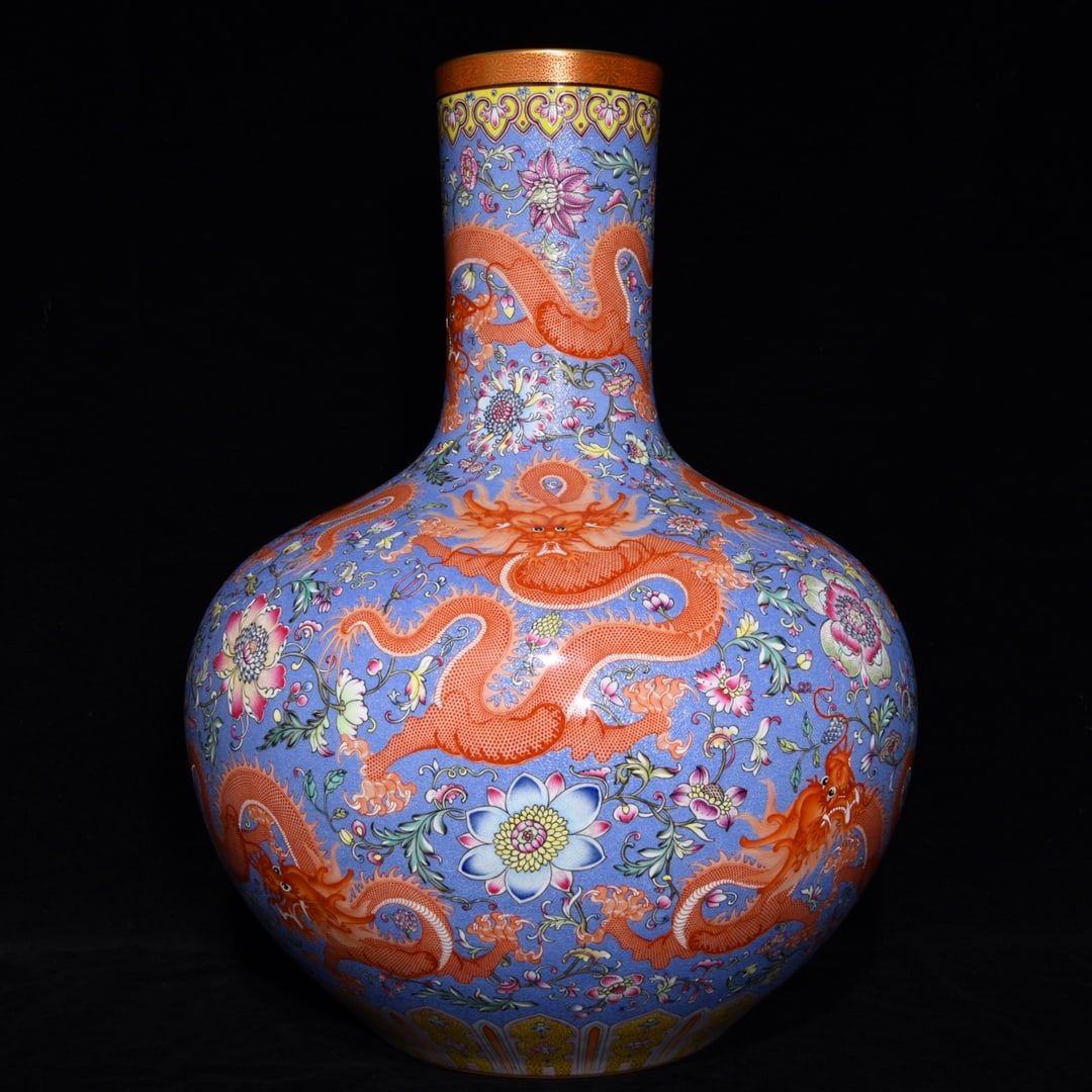 Chinese famille rose porcelain vase Qing dynasty Qianlong Mark & Period (1 of 9)