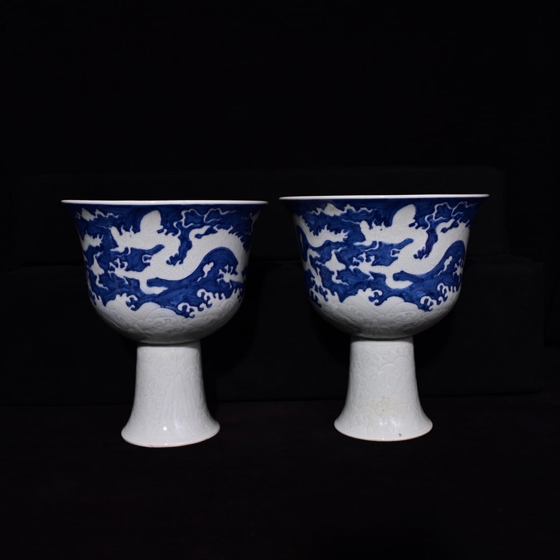 Chinese blue and white porcelain bowl pair Ming dynasty Xuande Mark & Period: Size: Width 21.8 cm - Height 18.5 cm Materials: Porcelain Time Period: Ming dynasty Manufactured Date: Xuande Mark & Period Object: Chinese Antique ⛨ Purchase With Confidence ✔ Veri