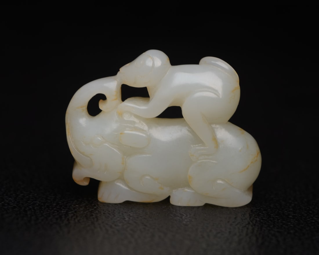 Chinese natural jade carved ornaments Qing dynasty: Size: Height 3.1 cm - Width 4 cm Materials: Natural Jade Time Period: Qing dynasty Manufactured Date: Qianlong Period Object: Chinese Antique ⛨ Purchase With Confidence ✔ Verified A