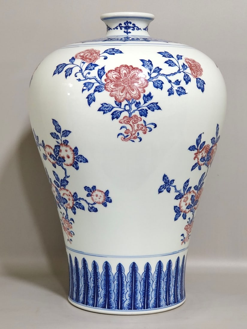 Qing Dynasty Qianlong period celadon-glazed vase with underglaze red: Size: Height 36 cm - Width 23 cm Materials: Porcelain Time Period: Qing dynasty Manufactured Date: Qianlong Mark & Period Object: Chinese Antique ⛨ Purchase With Confidence ✔ Verifi