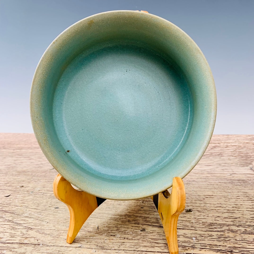 Chinese ru kiln porcelain washer Song dynasty: Size: Width 16.5 cm - Height 8 cm Materials: Porcelain Time Period: Song dynasty Manufactured Date: 10th-c Period Object: Chinese Antique ⛨ Purchase With Confidence ✔ Verified Aucti