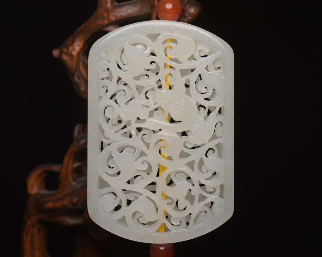 Chinese natural jade carved ornaments Qing dynasty: Size: Height 7.6 cm - Width 4.6 cm Materials: Natural Jade Time Period: Qing dynasty Manufactured Date: Qianlong Period Object: Chinese Antique ⛨ Purchase With Confidence ✔ Verified