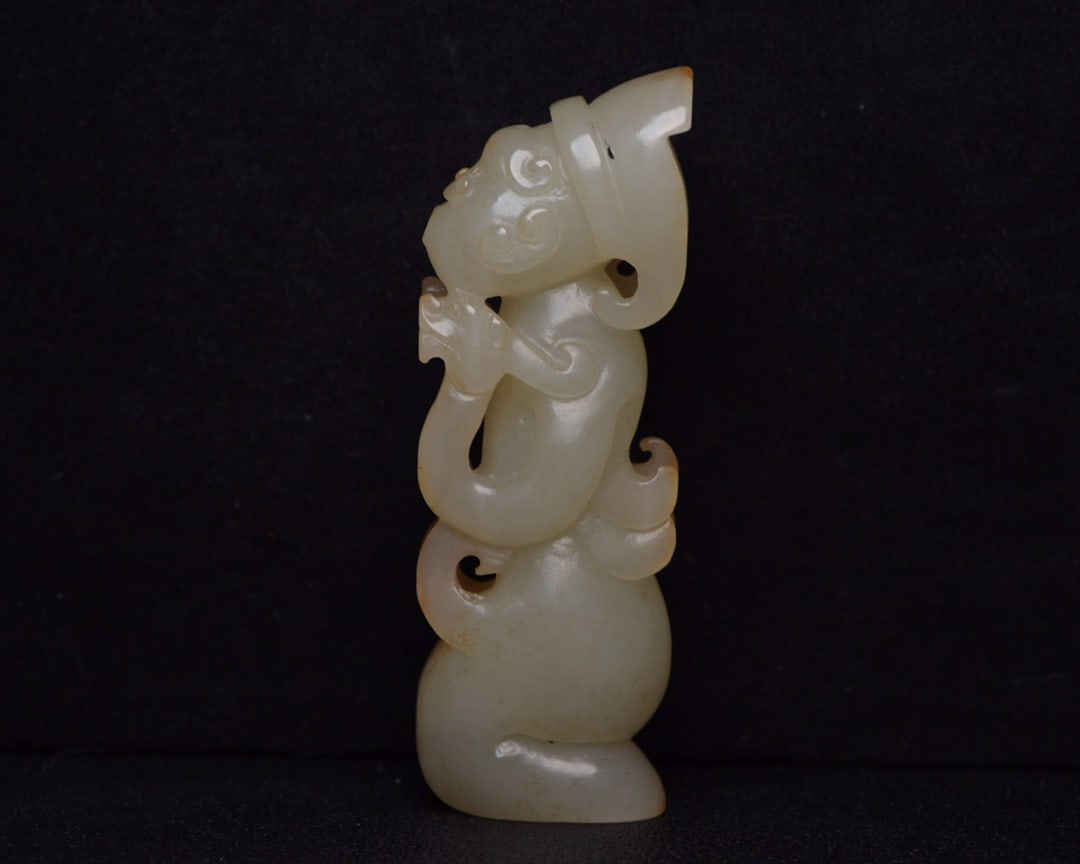 Chinese natural jade carved ornaments Qing dynasty: Size: Height 8.3 cm - Width 3.6 cm Materials: Natural Jade Time Period: Qing dynasty Manufactured Date: Qianlong Period Object: Chinese Antique ⛨ Purchase With Confidence ✔ Verified