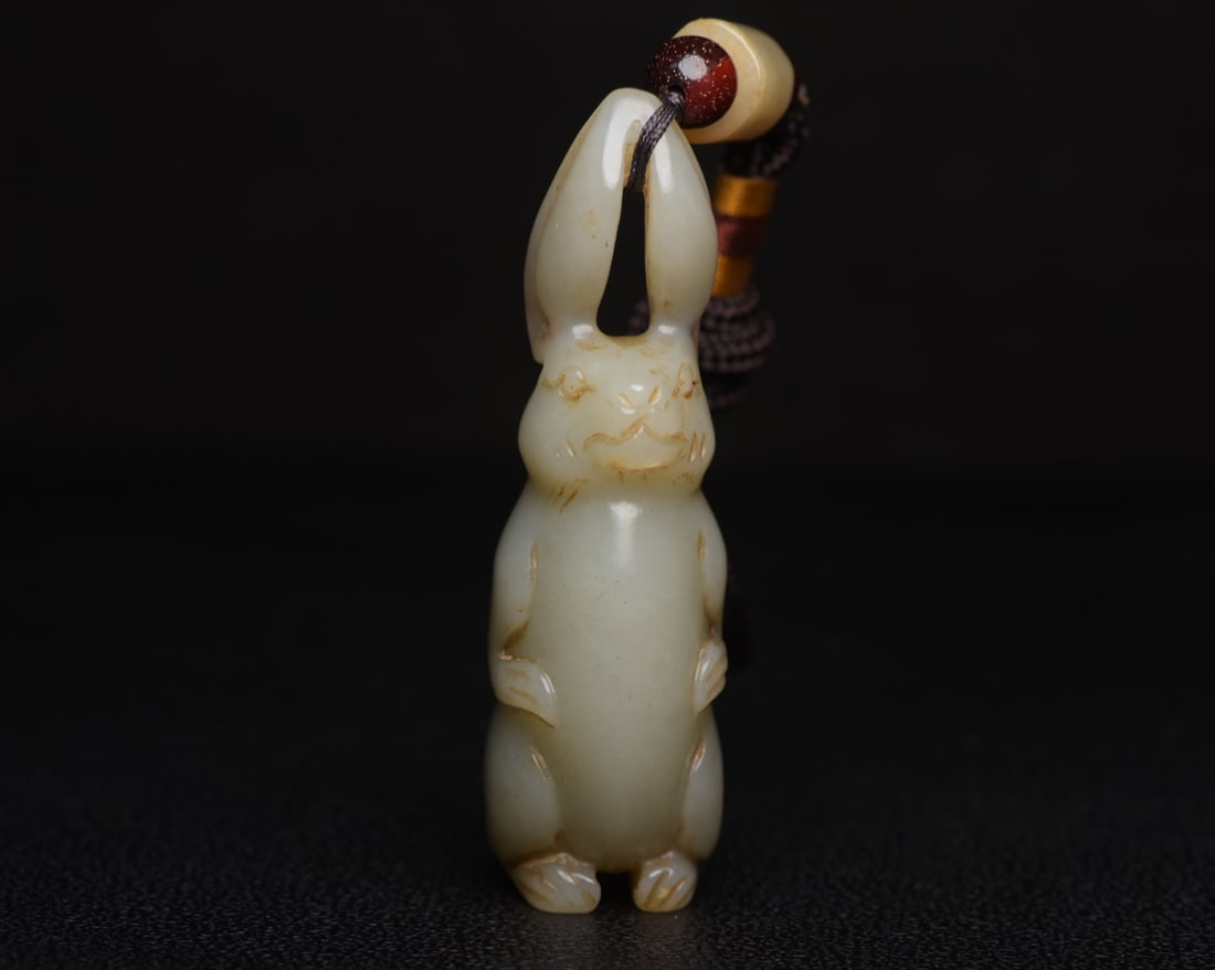 Chinese natural jade carved ornaments Qing dynasty: Size: Height 7.2 cm - Width 2.3 cm Materials: Natural Jade Time Period: Qing dynasty Manufactured Date: Qianlong Period Object: Chinese Antique ⛨ Purchase With Confidence ✔ Verified