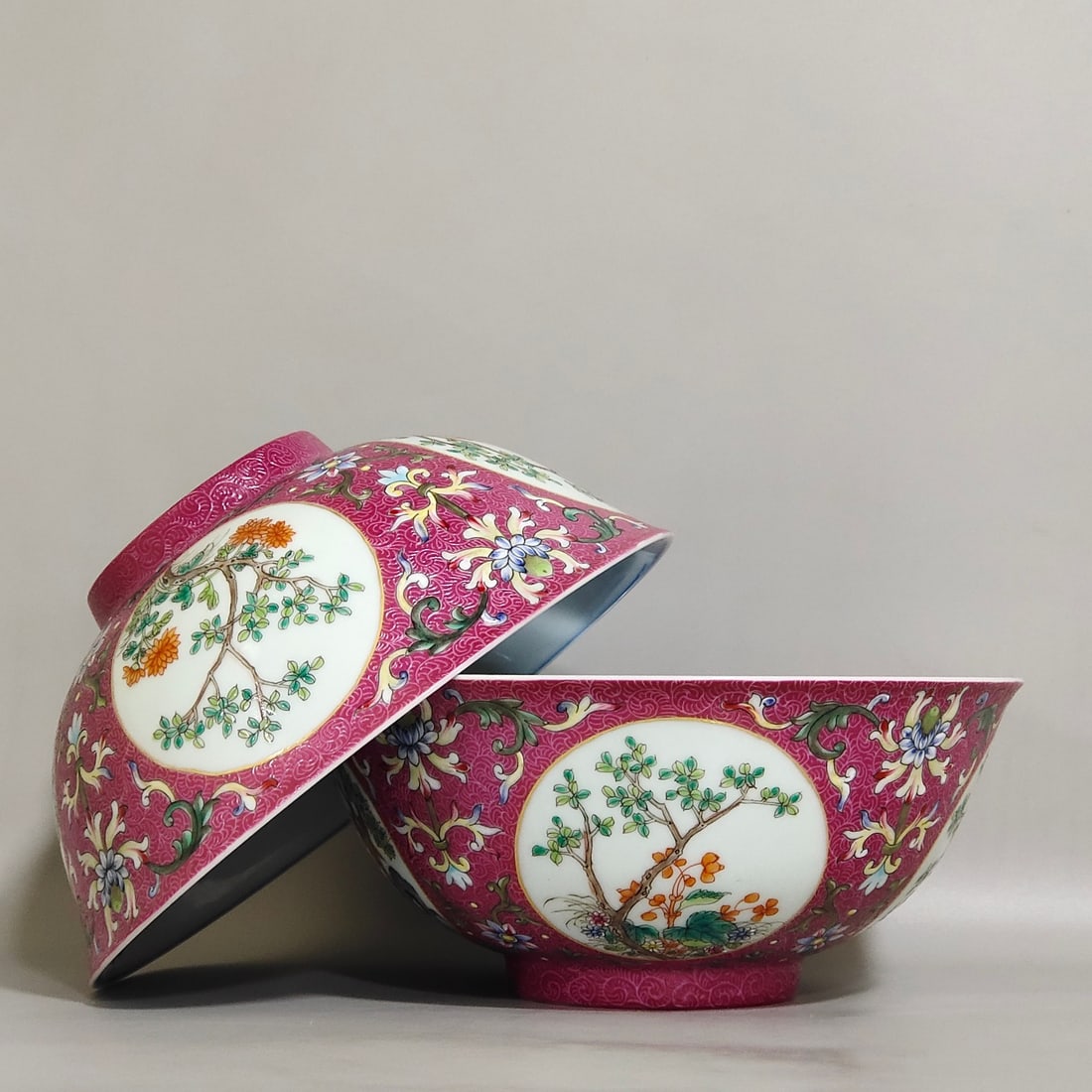 Chinese famille rose porcelain bowl pair Qing dynasty Daoguang Mark & Period: Size: Width 15 cm - Height 6.6 cm Materials: Porcelain Time Period: Qing dynasty Manufactured Date: Daoguang Mark & Period Object: Chinese Antique ⛨ Purchase With Confidence ✔ Verif