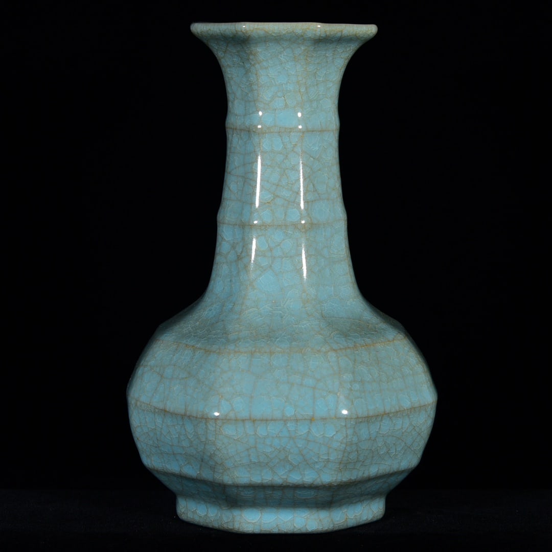 Chinese ru kiln porcelain vase Song dynasty: Size: Height 20 cm - Width 13 cm Materials: Porcelain Time Period: Song dynasty Manufactured Date: 10th-c Object: Chinese Antique ⛨ Purchase With Confidence ✔ Verified Auction House