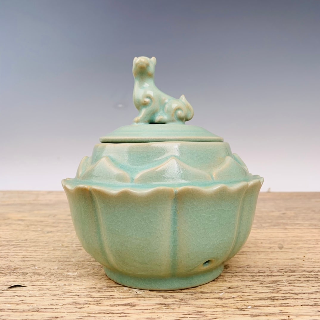 Chinese ru kiln porcelain incense burner Song dynasty: Size: Width 16 cm - Height 14 cm Materials: Porcelain Time Period: Song dynasty Manufactured Date: 10th-c Period Object: Chinese Antique ⛨ Purchase With Confidence ✔ Verified Auctio