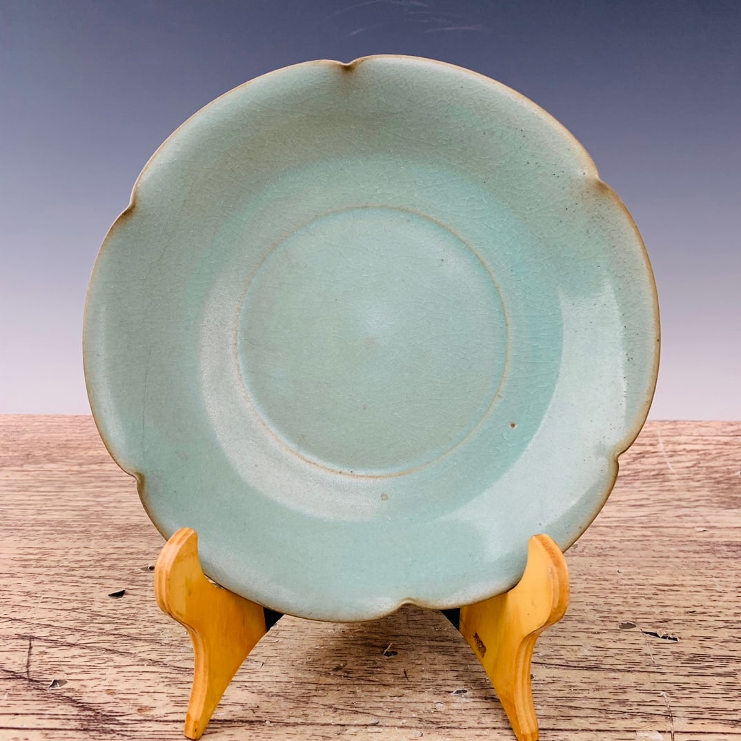 Chinese ru kiln porcelain plate Song dynasty: Size: Width 21 cm - Height 5 cm Materials: Porcelain Time Period: Song dynasty Manufactured Date: 10th-c Period Object: Chinese Antique ⛨ Purchase With Confidence ✔ Verified Auction