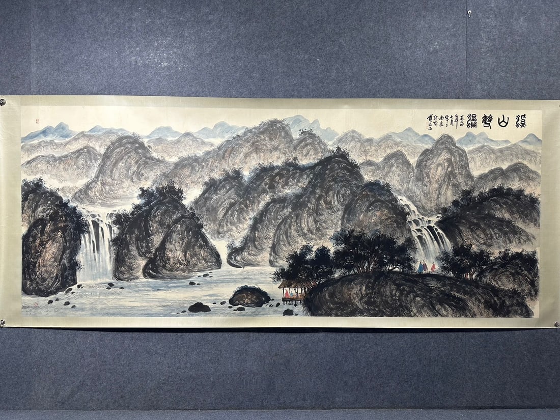 Chinese scroll painting Qing dynasty Fu Baoshi: Size: Height 400 cm - Width 106 cm Materials: Silk Time Period: Qing dynasty Manufactured by: Fu Baoshi Object: Chinese Antique A masterpiece hand-painted landscape painting by Fu Baoshi. Fu Baoshi, w