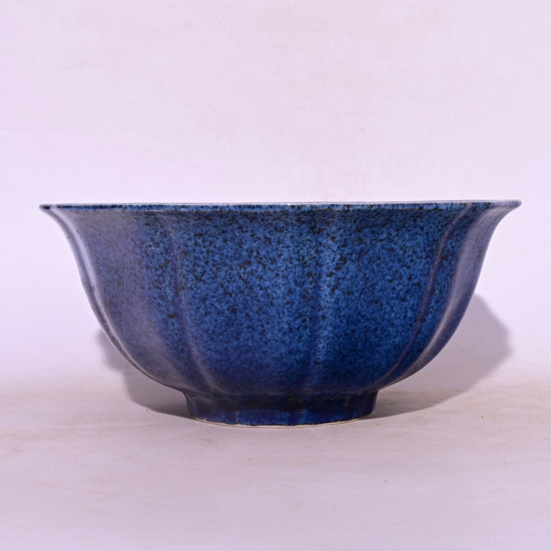 Chinese blue and white porcelain bowl Ming dynasty Xuande Mark & Period: Size: Width 22.8 cm - Height 10.3 cm Materials: Porcelain Time Period: Ming dynasty Manufactured Date: Xuande Mark & Period Object: Chinese Antique ⛨ Purchase With Confidence ✔ Veri