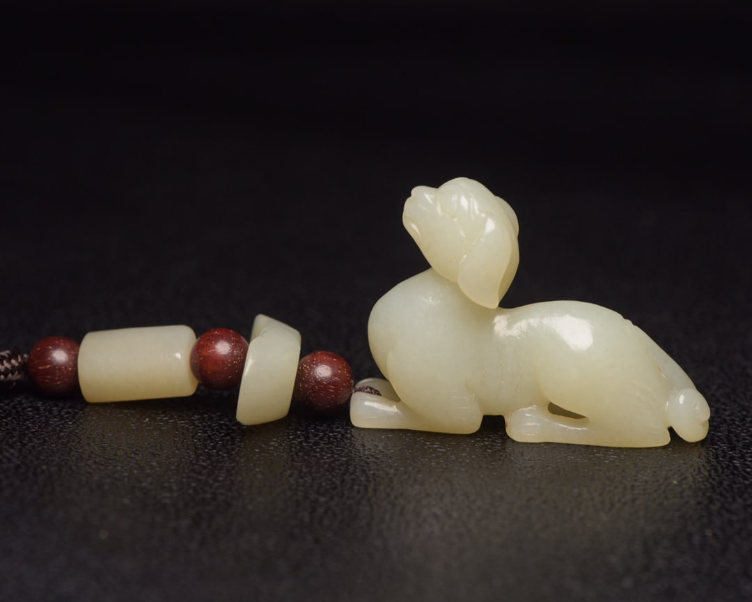 Chinese natural jade carved ornaments Qing dynasty: Size: Height 3.3 cm - Width 8.2 cm Materials: Natural Jade Time Period: Qing dynasty Manufactured Date: Qianlong Period Object: Chinese Antique ⛨ Purchase With Confidence ✔ Verified