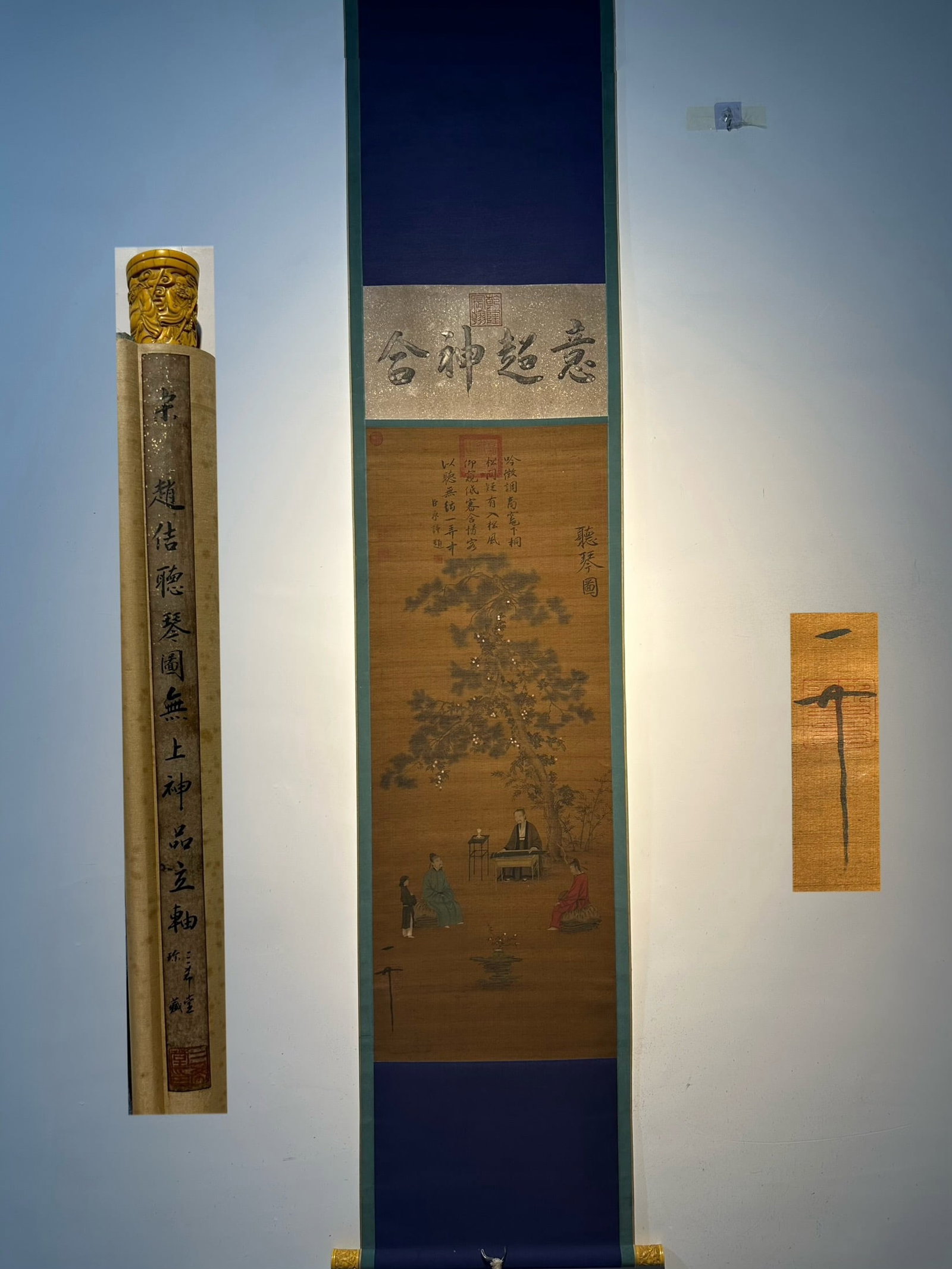 Chinese scroll painting Song dynasty Emperor Huizong of Song: Size: Height 160 cm - Width 50 cm Materials: Silk Time Period: Song dynasty Manufactured by: Emperor Huizong Of Song Object: Chinese Antique A masterpiece hand-painted silk scroll by Emperor Huizong o
