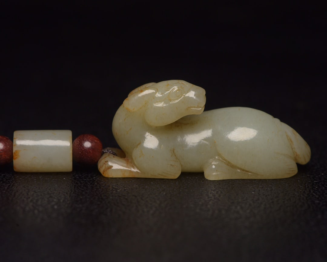 Chinese natural jade carved ornaments Qing dynasty: Size: Height 2.6 cm - Width 7.7 cm Materials: Natural Jade Time Period: Qing dynasty Manufactured Date: Qianlong Period Object: Chinese Antique ⛨ Purchase With Confidence ✔ Verified