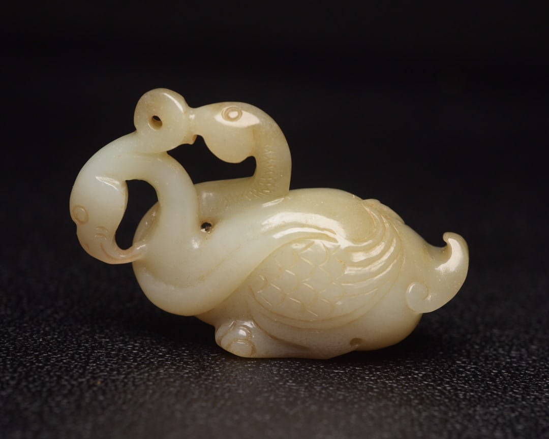 Chinese natural jade carved ornaments Qing dynasty: Size: Height 3.7 cm - Width 5.7 cm Materials: Natural Jade Time Period: Qing dynasty Manufactured Date: Qianlong Period Object: Chinese Antique ⛨ Purchase With Confidence ✔ Verified
