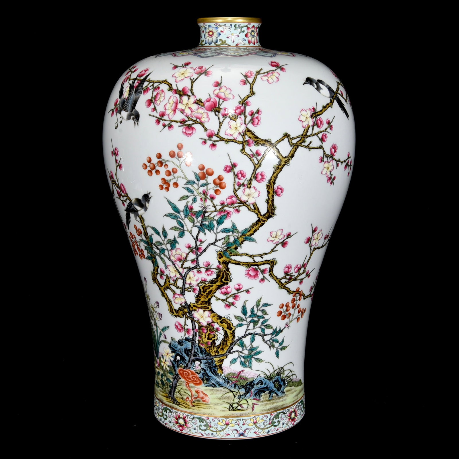 Chinese famille rose porcelain vase Qing dynasty Yongzheng Mark & Period: Size: Height 37.5 cm - Width 23 cm Materials: Porcelain Time Period: Qing dynasty Manufactured Date: Yongzheng Mark & Period Object: Chinese Antique ⛨ Purchase With Confidence ✔ Ver