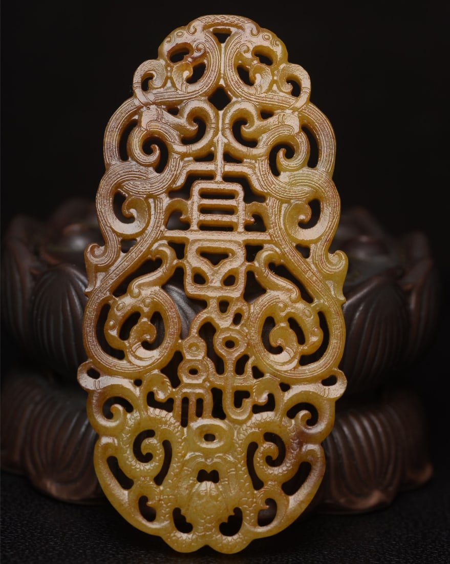 Chinese natural jade carved ornaments Qing dynasty: Size: Height 9.1 cm - Width 4.4 cm Materials: Natural Jade Time Period: Qing dynasty Manufactured Date: Qianlong Period Object: Chinese Antique ⛨ Purchase With Confidence ✔ Verified
