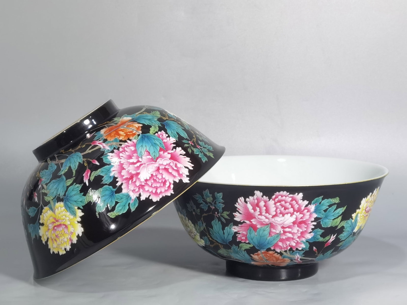 Chinese famille rose porcelain bowl pair Qing dynasty Yongzheng Mark & Period: Size: Width 17.3 cm - Height 7.8 cm Materials: Porcelain Time Period: Qing dynasty Manufactured Date: Yongzheng Mark & Period Object: Chinese Antique ⛨ Purchase With Confidence ✔ Ve