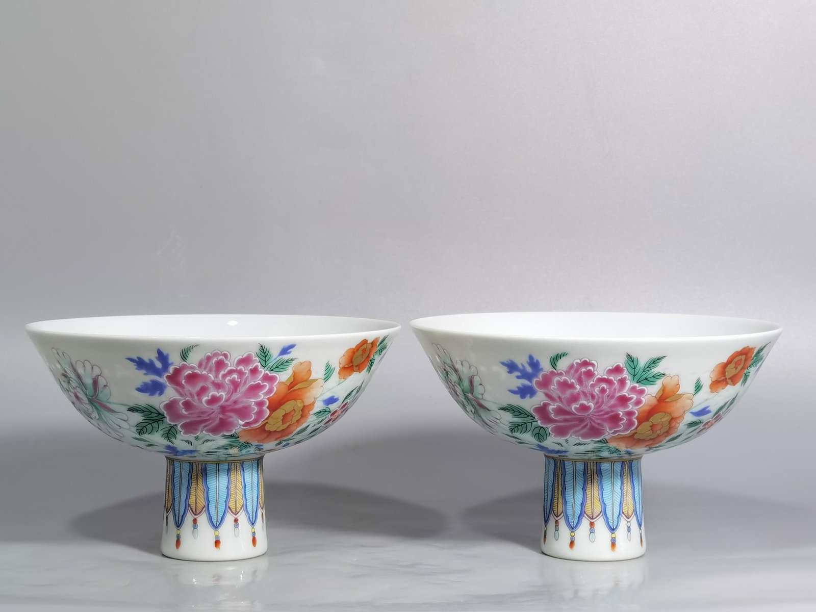 Chinese famille rose porcelain bowl pair Qing dynasty Yongzheng Mark & Period: Size: Width 14.3 cm - Height 8.8 cm Materials: Porcelain Time Period: Qing dynasty Manufactured Date: Yongzheng Mark & Period Object: Chinese Antique ⛨ Purchase With Confidence ✔ Ve