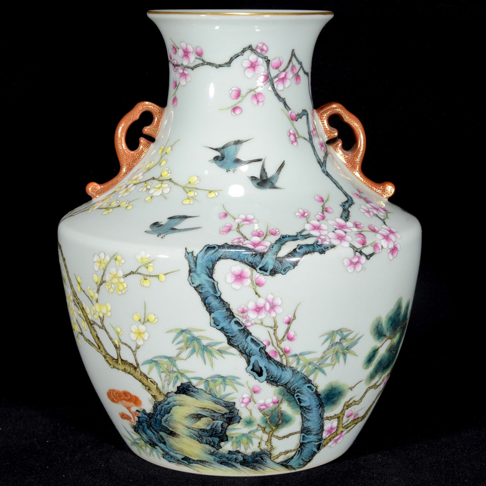 Chinese famille rose porcelain vase Qing dynasty Yongzheng Mark & Period: Size: Height 26 cm - Width 22 cm Materials: Porcelain Time Period: Qing dynasty Manufactured Date: Yongzheng Mark & Period Object: Chinese Antique ⛨ Purchase With Confidence ✔ Verif