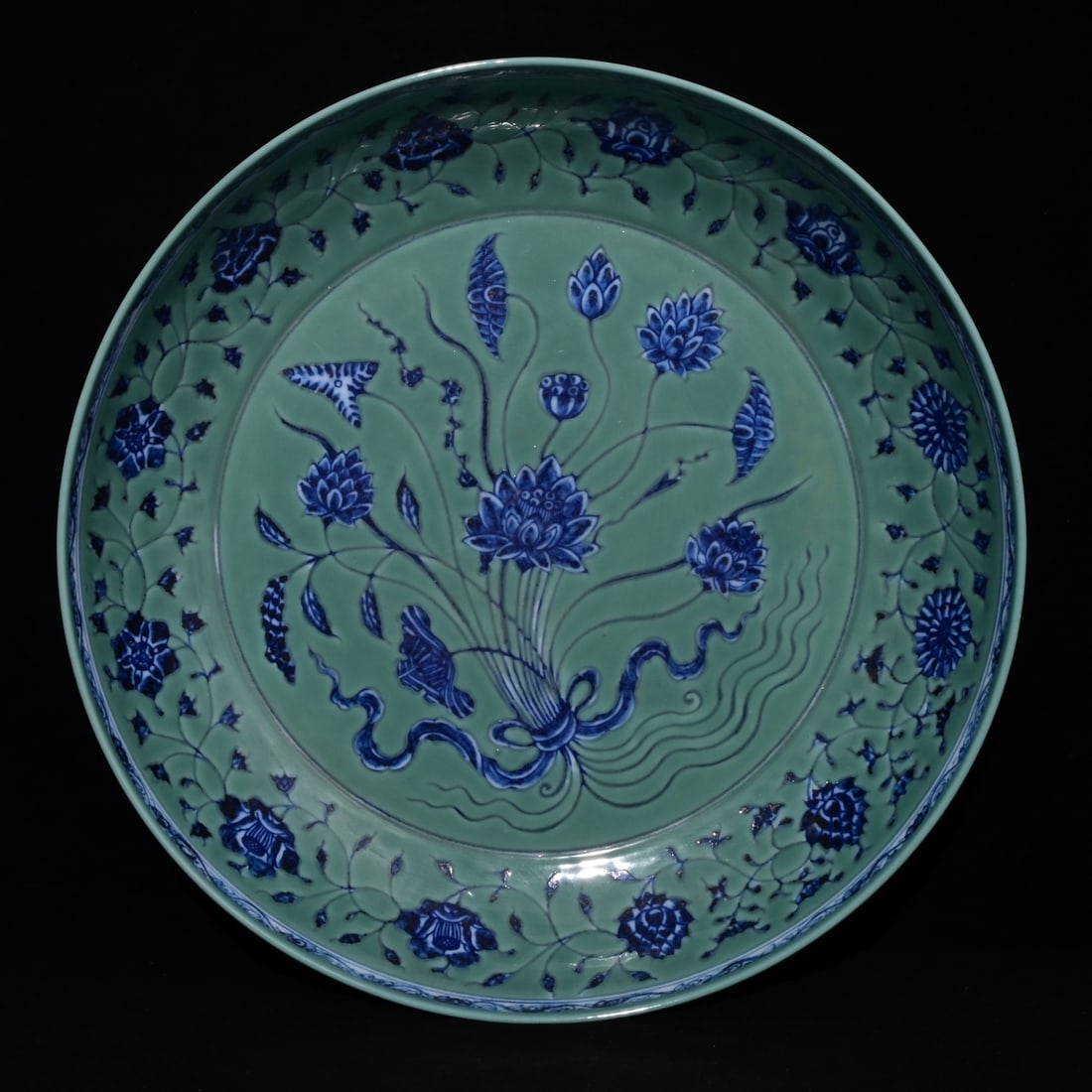 Chinese blue and green porcelain bowl pair Ming dynasty Xuande Mark & Period: Size: Width 33.5 cm - Height 6.5 cm Materials: Porcelain Time Period: Ming dynasty Manufactured Date: Xuande Mark & Period Object: Chinese Antique ⛨ Purchase With Confidence ✔ Verif