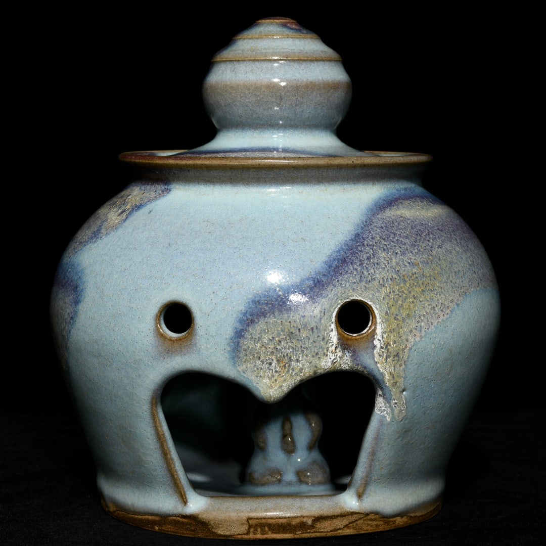 Song Dynasty Jun ware Buddhist shrine: Size: Height 20 cm - Width 18 cm Materials: Porcelain Time Period: Song dynasty Manufactured Date: 10th-c Object: Chinese Antique ⛨ Purchase With Confidence ✔ Verified Auction House