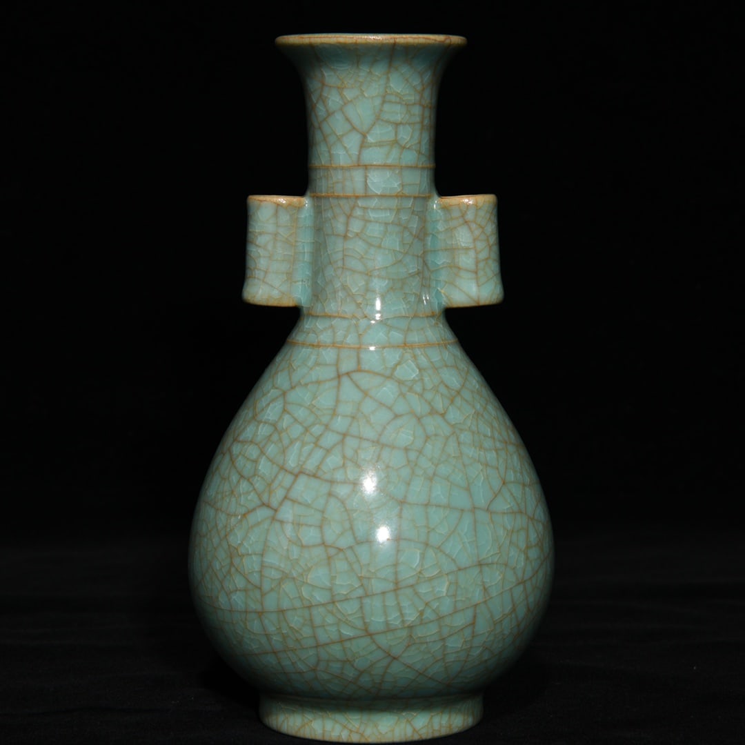 Chinese ru kiln porcelain vase Song dynasty: Size: Height 16.3 cm - Width 8.5 cm Materials: Porcelain Time Period: Song dynasty Manufactured Date: 10th-c Object: Chinese Antique ⛨ Purchase With Confidence ✔ Verified Auction Ho