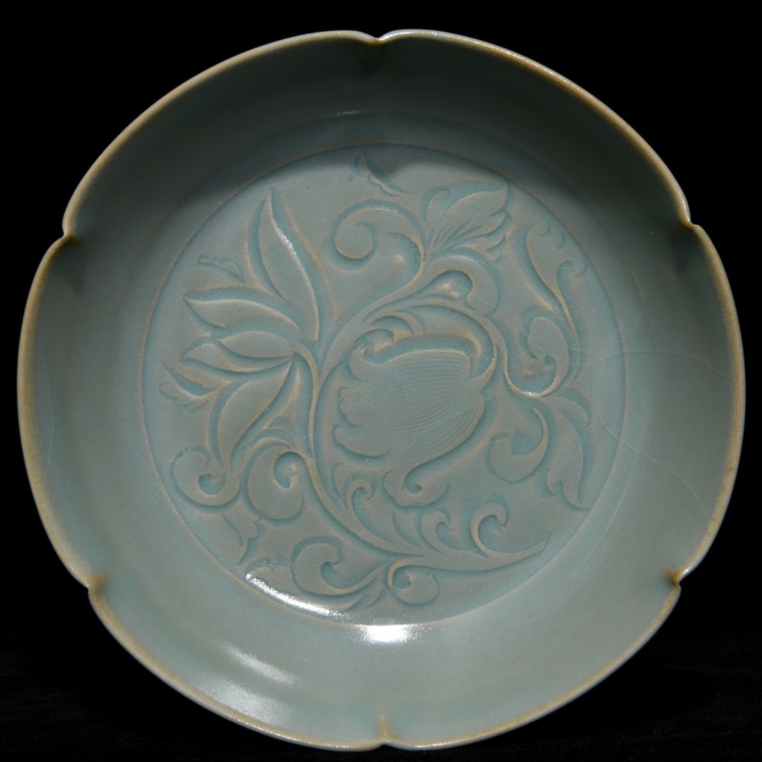 Chinese ru kiln porcelain plate Song dynasty: Size: Width 18.7 cm - Height 4.7 cm Materials: Porcelain Time Period: Song dynasty Manufactured Date: 10th-c Period Object: Chinese Antique ⛨ Purchase With Confidence ✔ Verified Auc