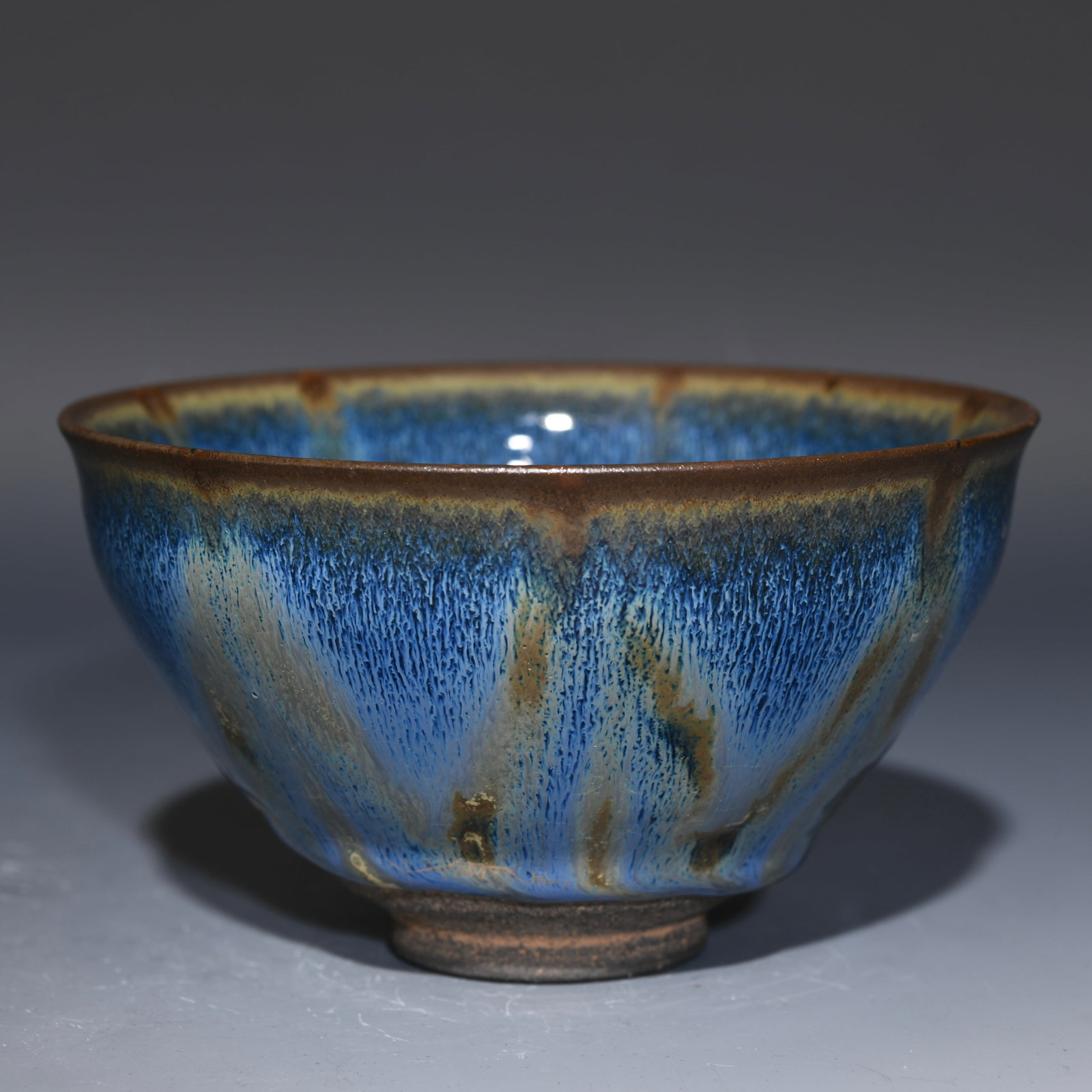 Chinese ru kiln porcelain bowl Song dynasty: Size: Width 12.8 cm - Height 7.2 cm Materials: Porcelain Time Period: Song dynasty Manufactured Date: 10th-c Period Object: Chinese Antique ⛨ Purchase With Confidence ✔ Verified Auc