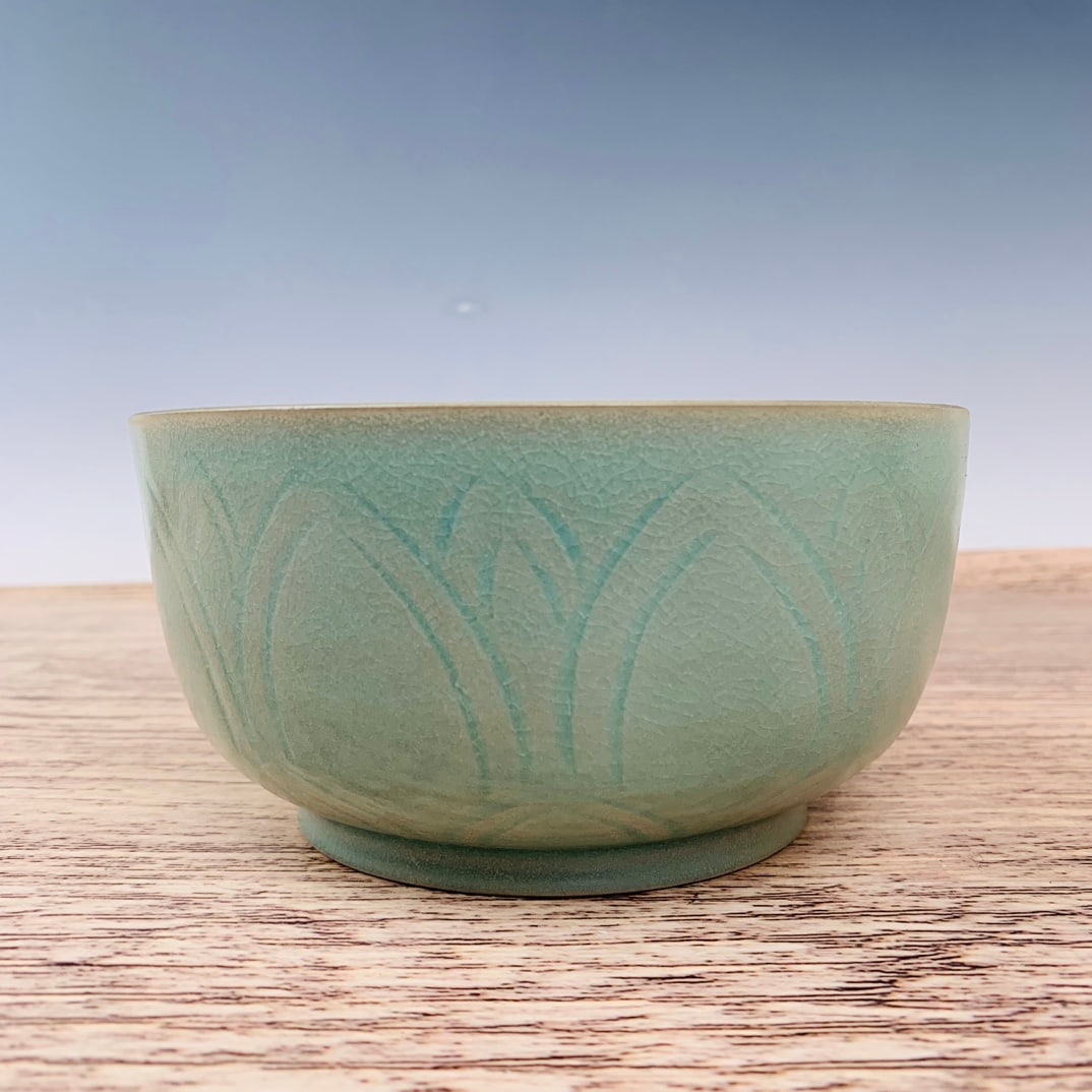 Chinese ru kiln porcelain bowl Song dynasty (1 of 9)