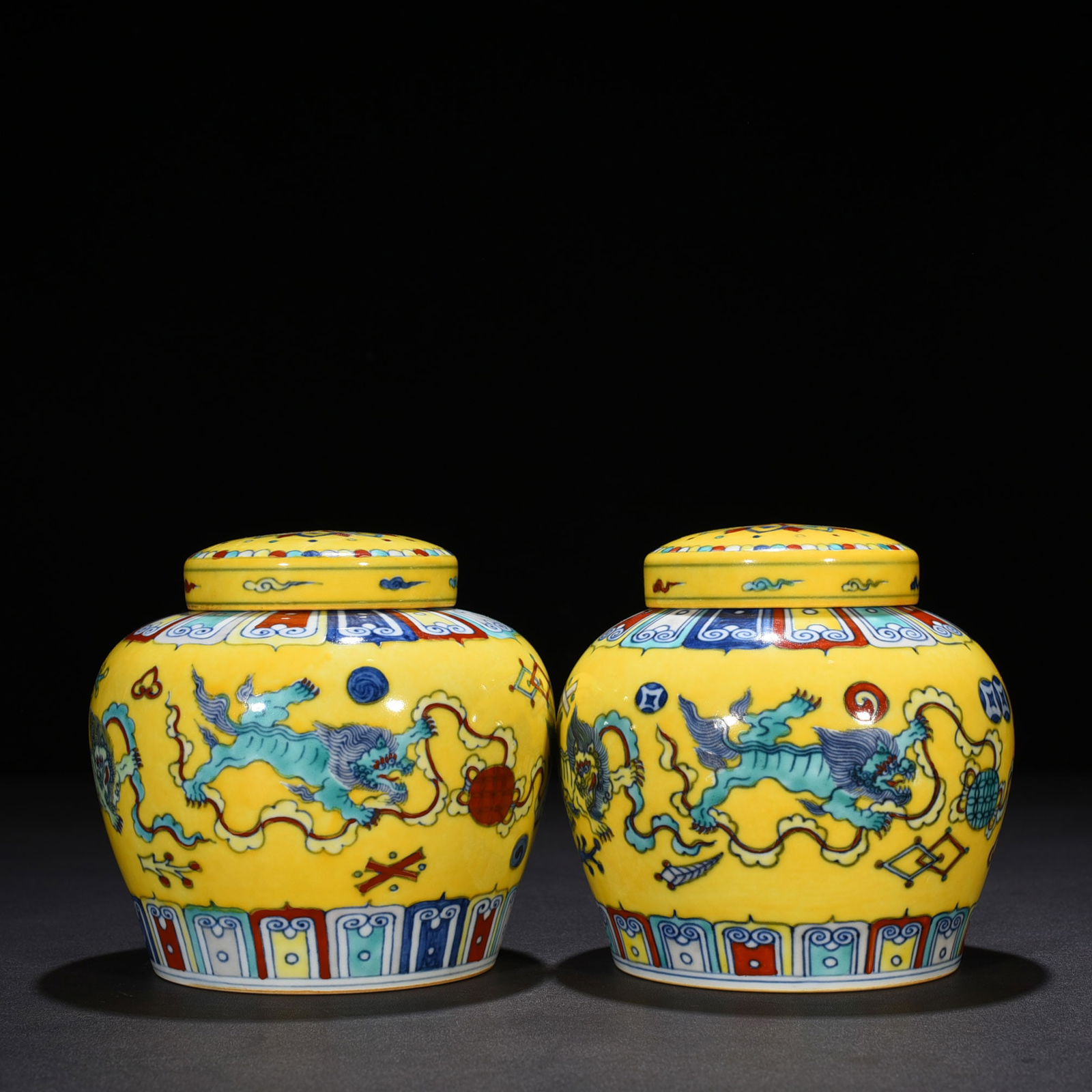 Chinese doucai porcelain jar pair Ming dynasty Chenghua Mark & Period: Size: Height 14 cm - Width 13.5 cm Materials: Porcelain Time Period: Ming dynasty Manufactured Date: Chenghua Mark & Period Object: Chinese Antique ⛨ Purchase With Confidence ✔ Veri