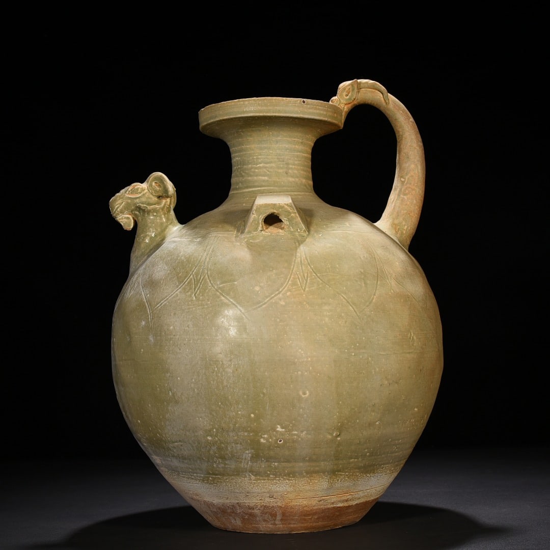 Chinese yue kiln porcelain pot Song dynasty (1 of 9)