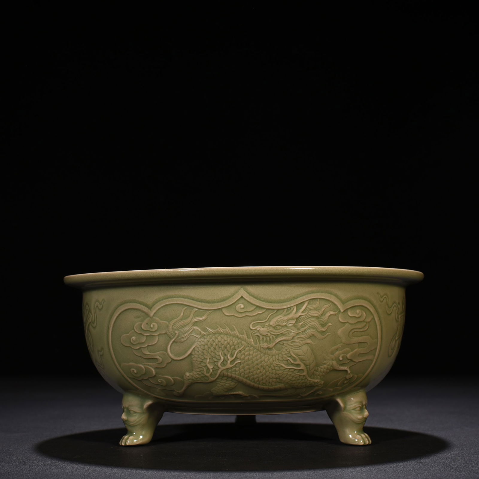 Chinese celadon kiln porcelain bowl Song Dynasty: Size: Width 24.5 cm - Height 11 cm Materials: Porcelain Time Period: Song dynasty Manufactured Date: 10th-c Period Object: Chinese Antique ⛨ Purchase With Confidence ✔ Verified Auct