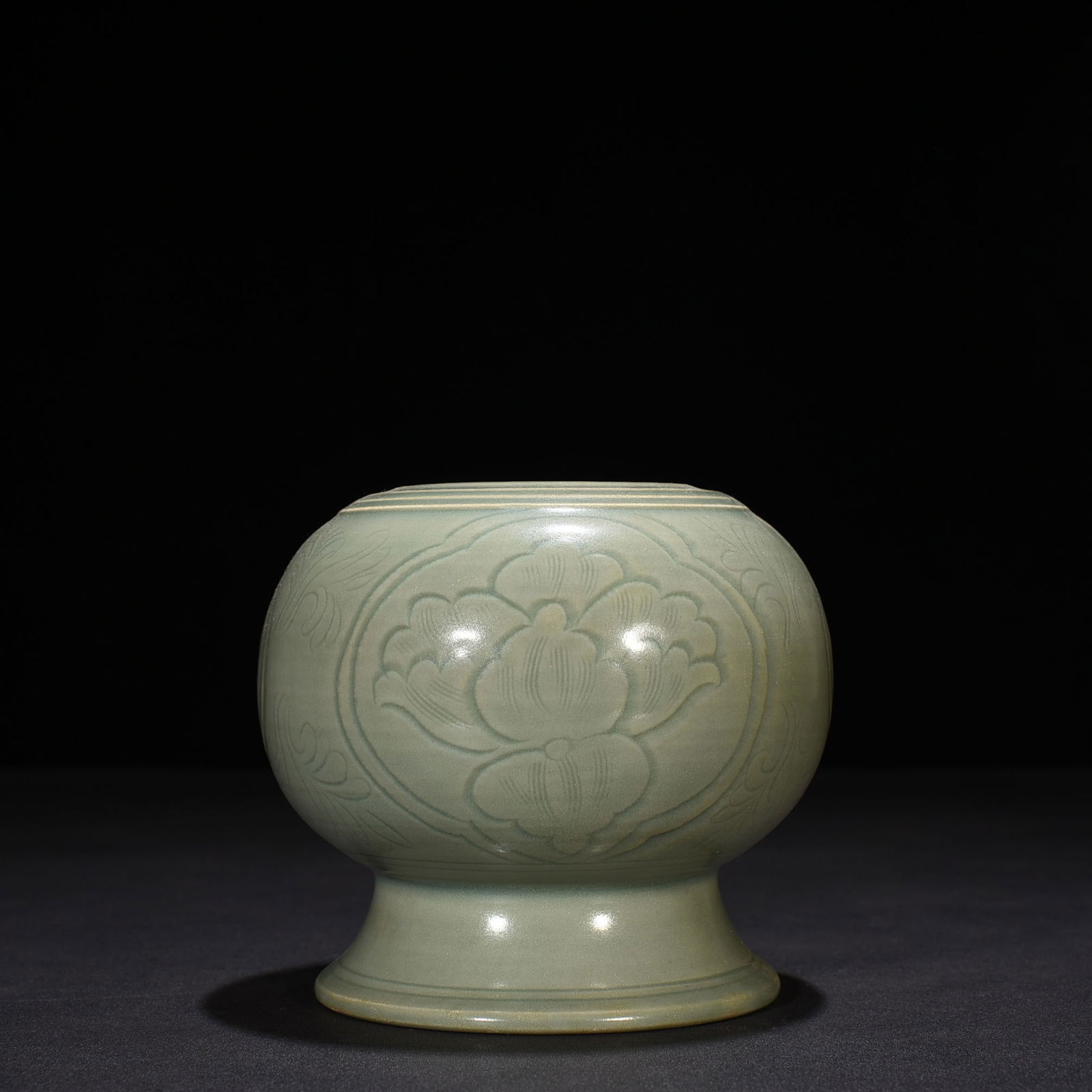 Chinese yue kiln porcelain washer Song dynasty (1 of 7)