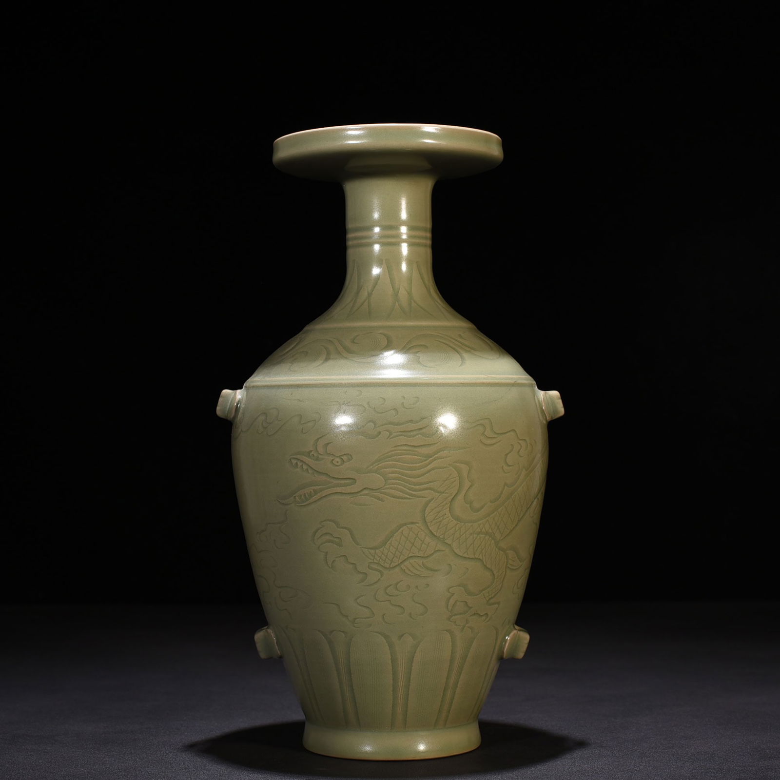 Chinese Yue kiln porcelain vase Song dynasty (1 of 8)